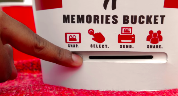 kfc-kfc-cree-bucket-connecte-imprime-vos-photos-preferees-temps-reel_0