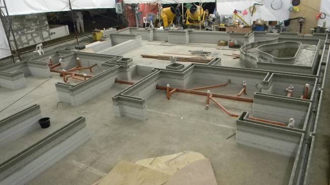 lewis14.jpg.650x0_q70_crop-smart