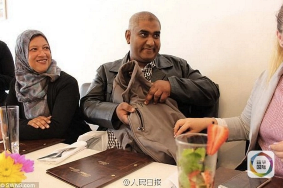 siraaj-abrahams-showing-his-jacket-pocket-where-his-phone-was-kept