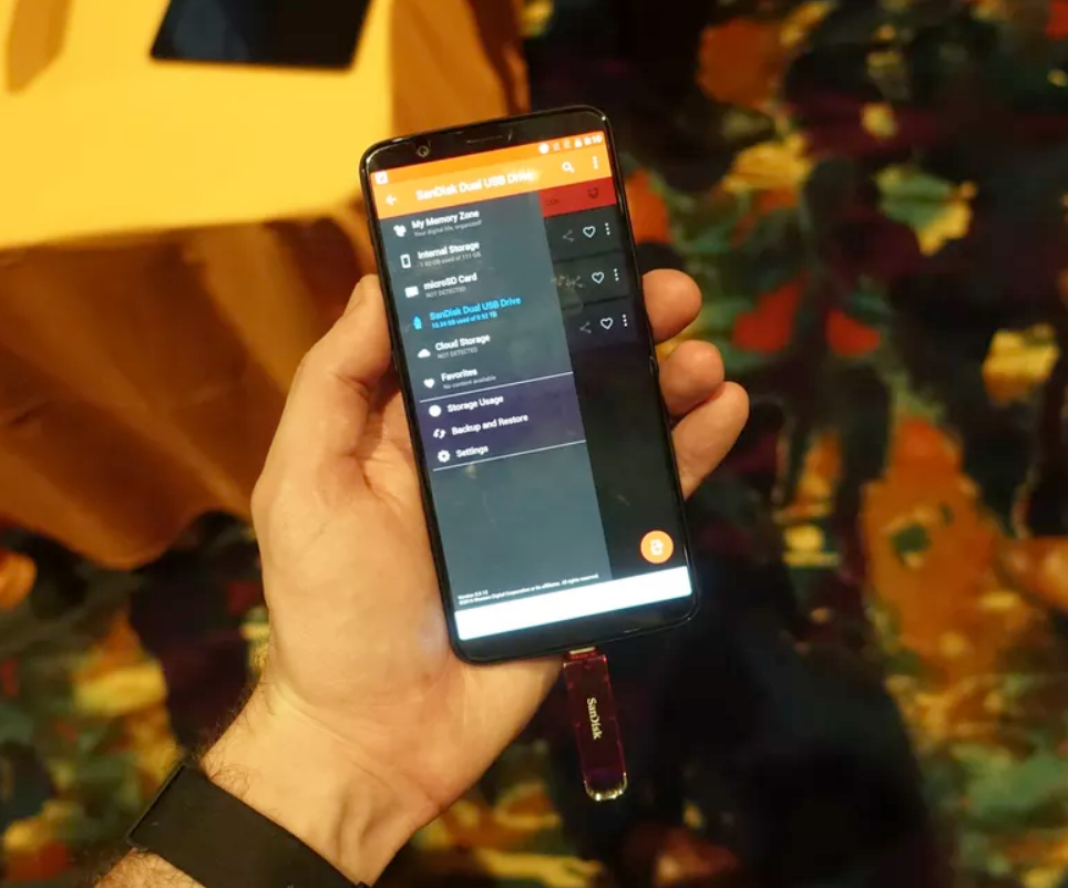 1TB-USB-C-flash-drive