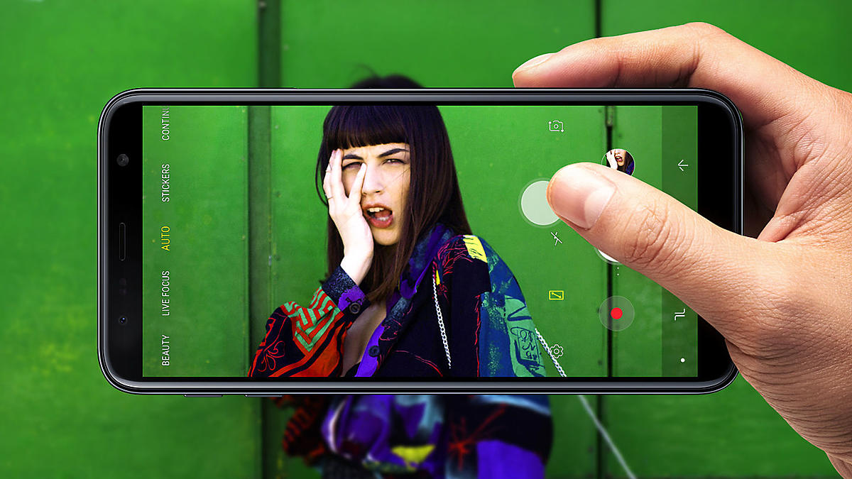 Samsung-36804464-be_fr-feature-a-shutter-that-moves-where-needed-120097829FB_TYPE_A_JPG