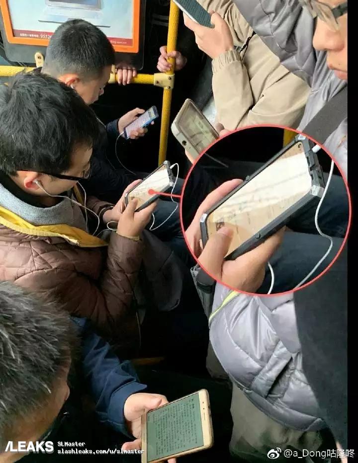 alleged-huawei-nova-4-spotted-in-the-wild-with-punch-hole-display