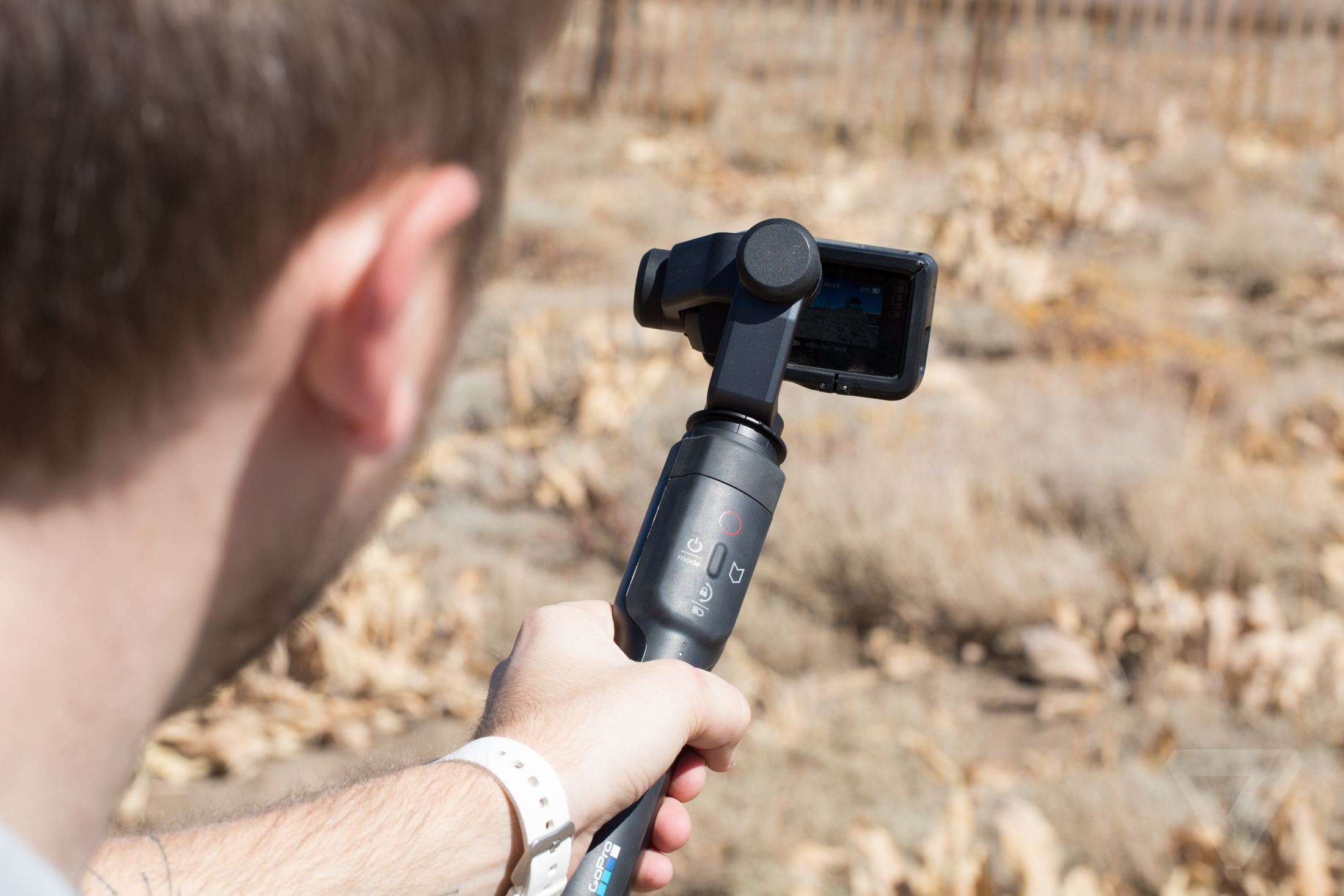 شركة GoPro تعلن رسميّا عن عصا التّحكّم Karma Grip الجديدة