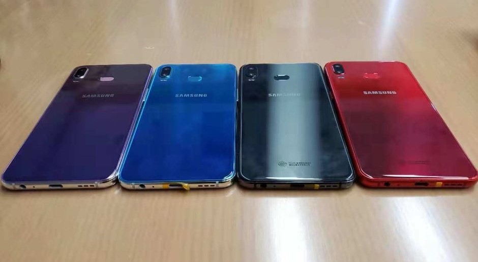 Samsung-Galaxy-A6s-shows-off-a-range-of-gradient-colors-in-hands-on-images