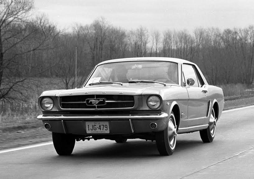 Journalists on the road during the introductory Ford Mustang Road Rally in April 1964.